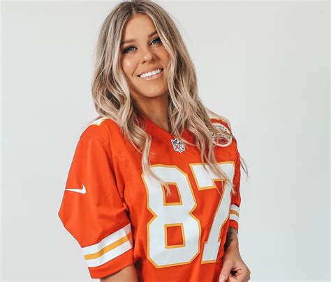 Littlebuffbabe Bio, Age, Career, Net Worth, Height, Education,